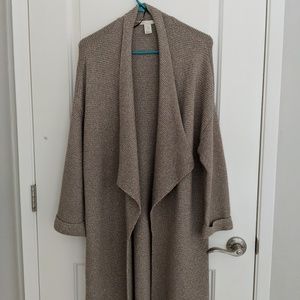 Long knitted cardigan